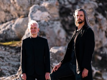 Geiger Johannes Fleischmann (rechts), Dirigent und Pianist Christoph Ulrich Meier (links)