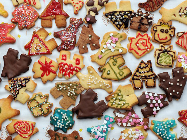 Bunte Weihnachtskekse