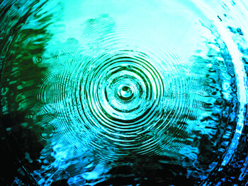 Top,View,Closeup,Blue,Water,Rings,,Circle,Reflections,In,Pool.